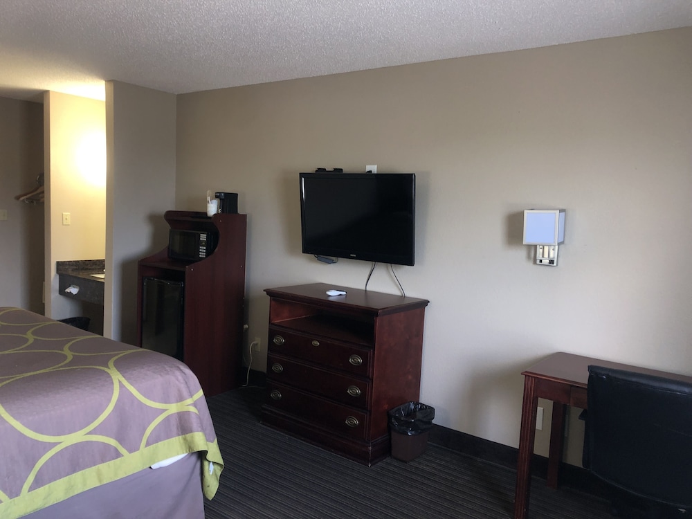 Super 8 by Wyndham Neosho - photo 17