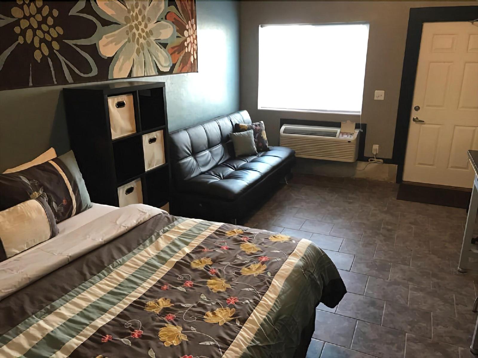 Riverfront Studio Suites - photo 9