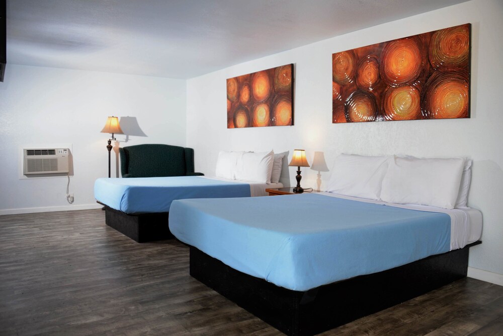 The Oakwood Inn - photo 15