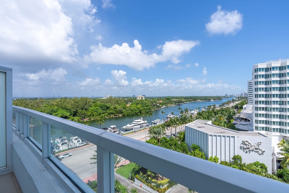 Fontainebleau Miami Beach Private Luxury Suites - photo 496