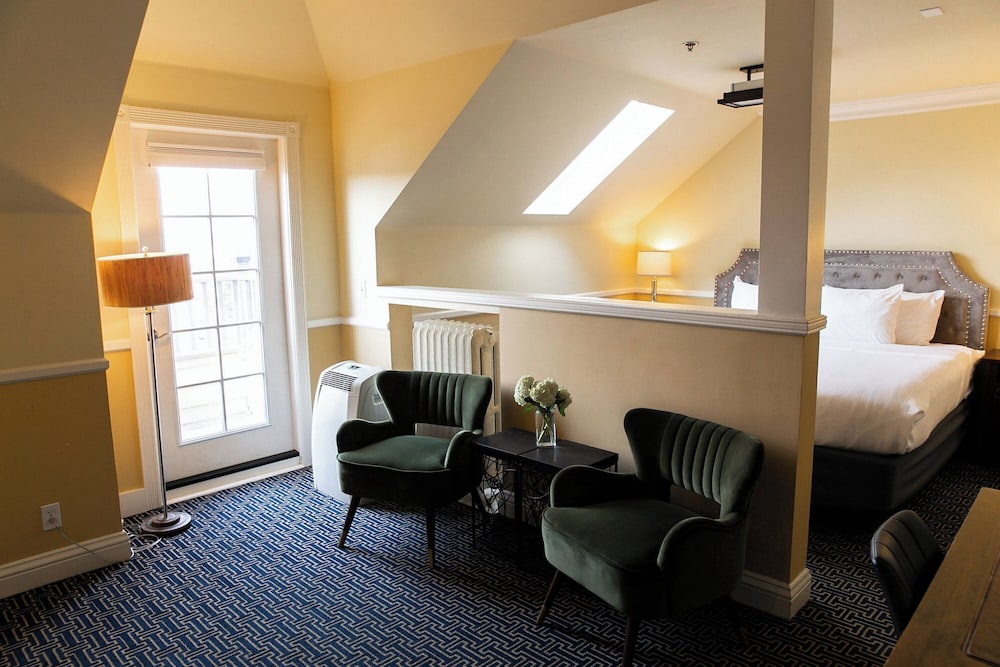 Majestic Inn & Spa - photo 46