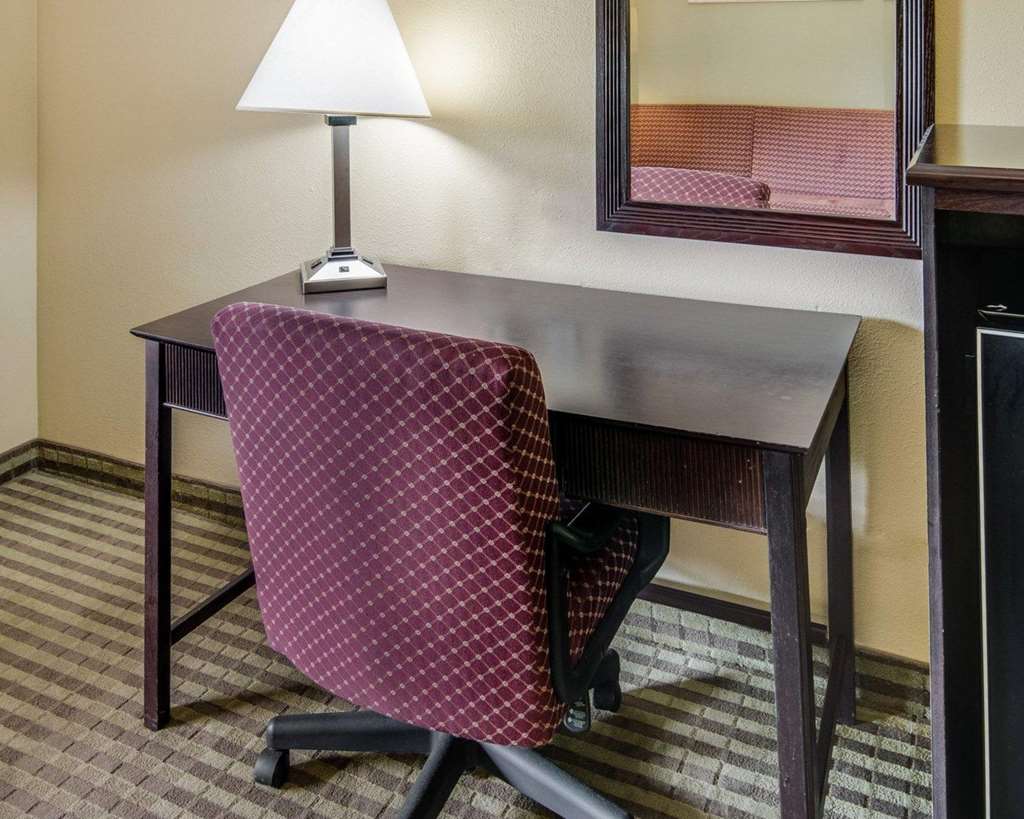 Quality Inn Mt. Pleasant - photo 17