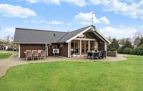 Awesome Home In Ulfborg With Kitchen — 4-Star Luxury Hotel in Ulfborg, Denmark