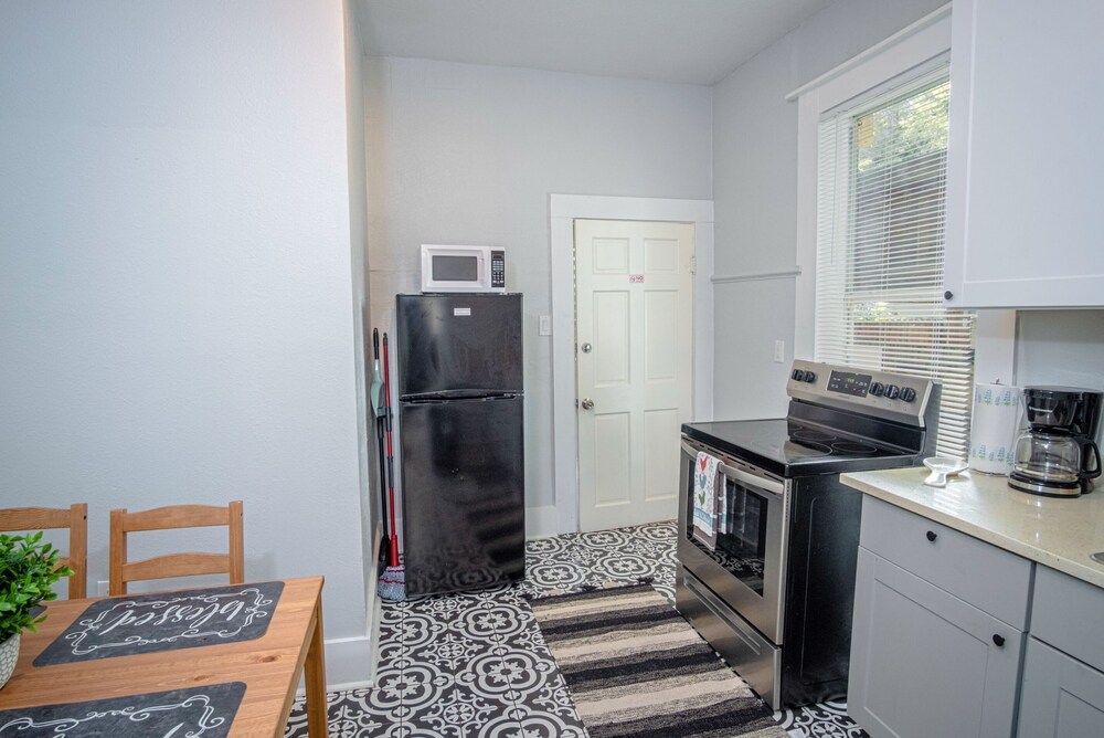 Sweet Stay 1br 1ba Near Downtown - photo 5
