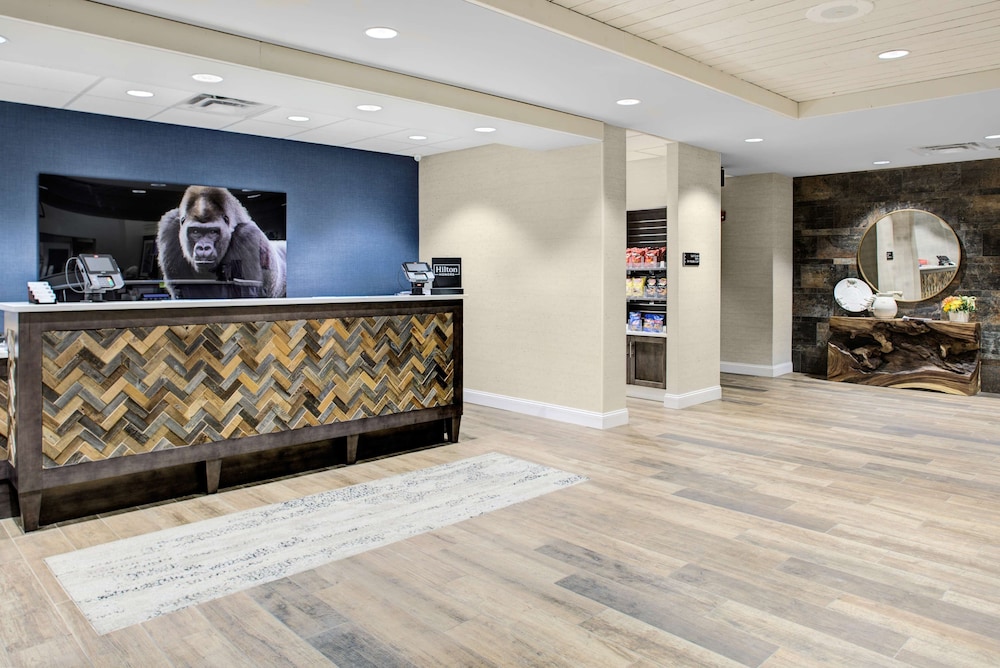 Hampton Inn & Suites Pittsburg Kansas Crossing - photo 5