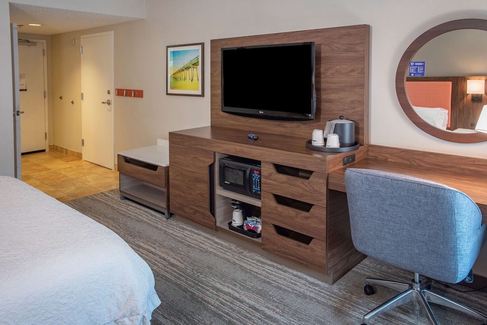 Hampton Inn Pensacola Airport - photo 28