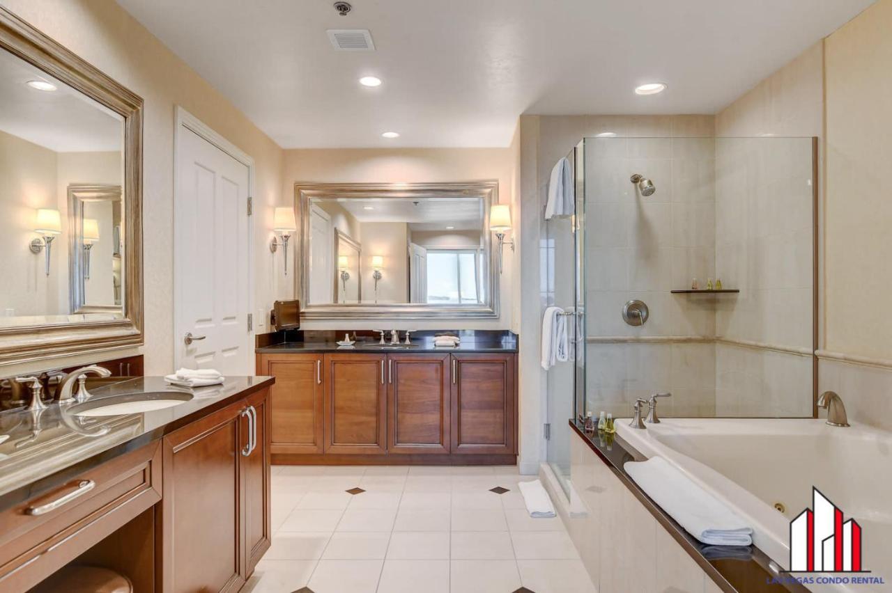 MGM Signature 07 620 1Br 2Ba Balcony Suite — 4-Star Luxury Hotel in Las Vegas, United States