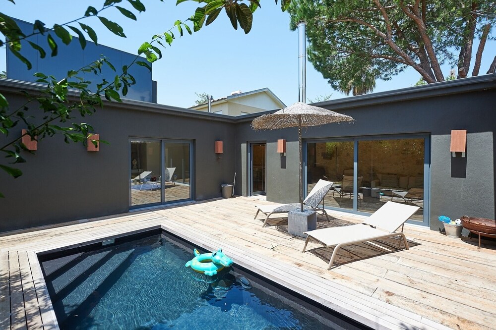 Villa Oasis w pool near Cascais centre — 4-Star Luxury Hotel in Cascais, Portugal