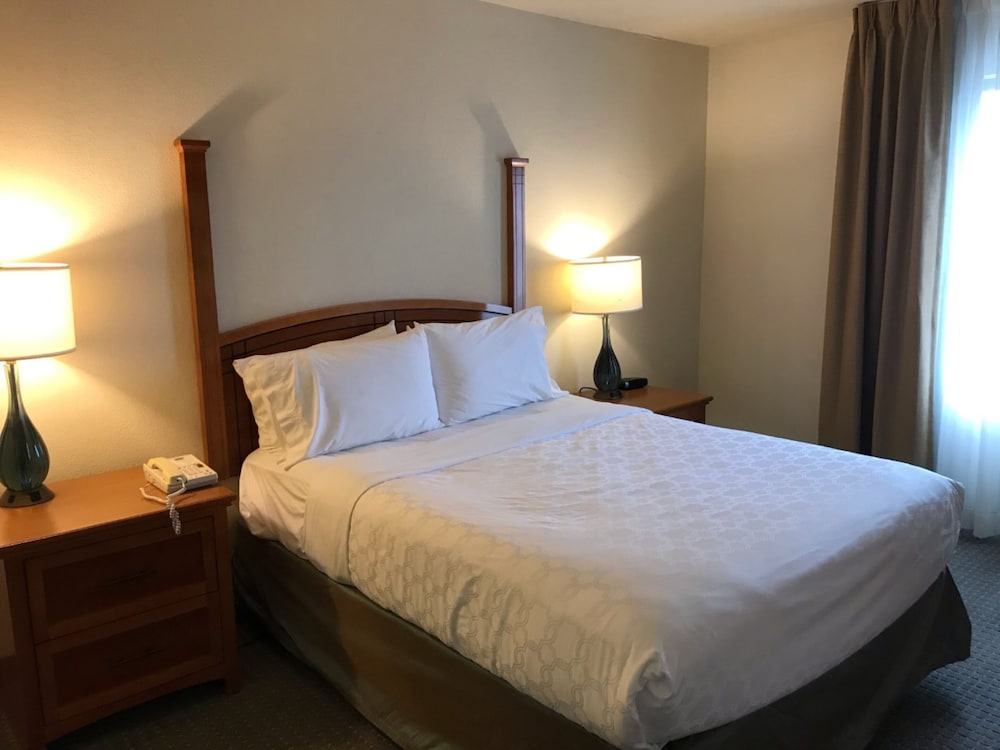 Staybridge Suites Allentown Bethlehem Airport by IHG - photo 4