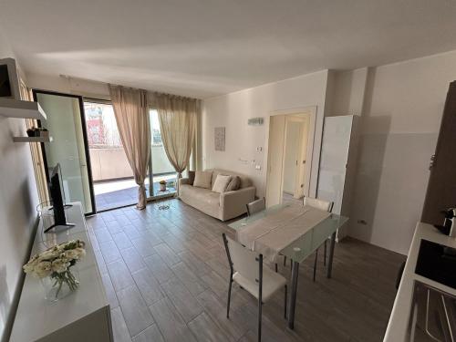 Bilocale Lissone Stazione — 4-Star Luxury Hotel in Lissone, Italy