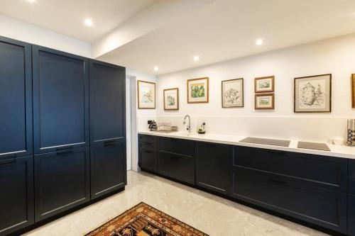 Lavish Seafront Apartment — 4-Star Luxury Hotel in Sliema, Malta