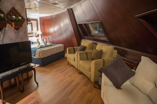Upper Sky Tours 5 Stars Nile Cruises Sailing From Luxor To Aswan Every Saturday & Monday For 4 Nights From Aswan Every Wednesday and Friday For Only 3 Nights With All Visits