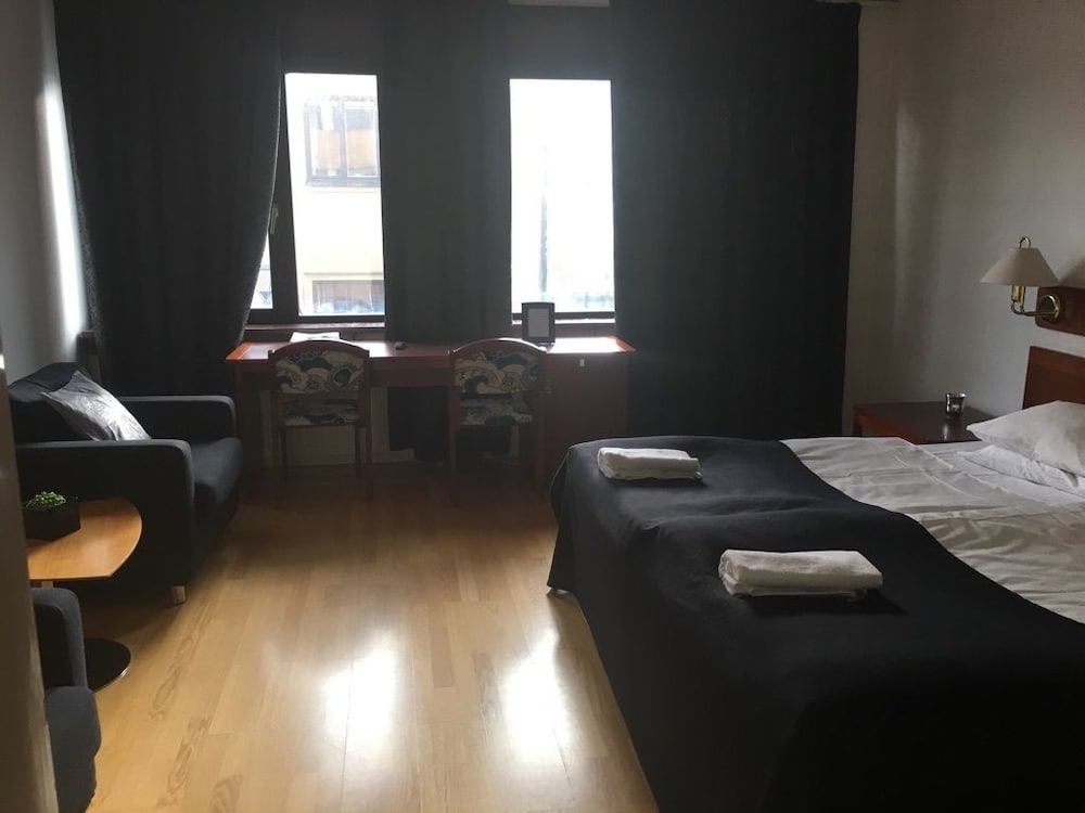 Hotell Snickaren — hotel in Tibro
