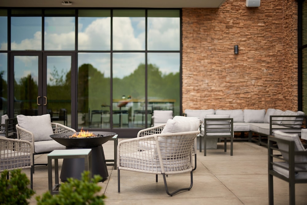 Hilton Garden Inn Grapevine at Silverlake Crossing - photo 61