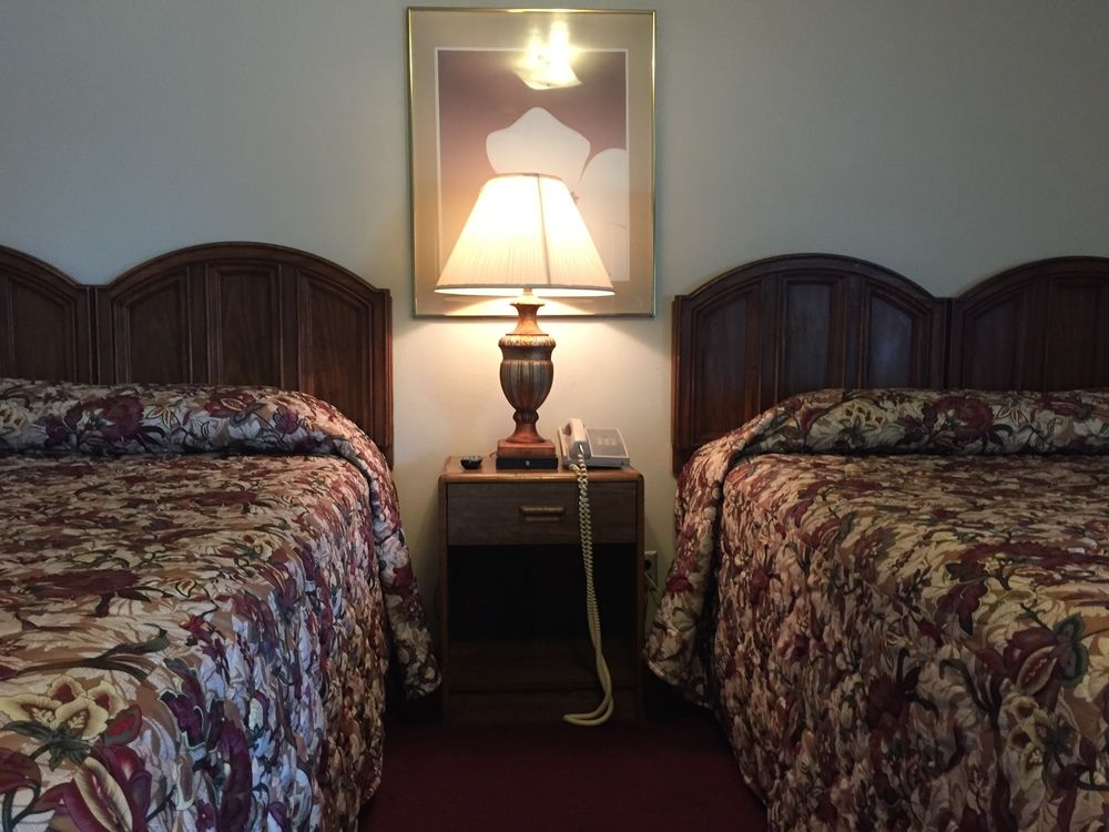 Crawfordsville Motel - photo 2