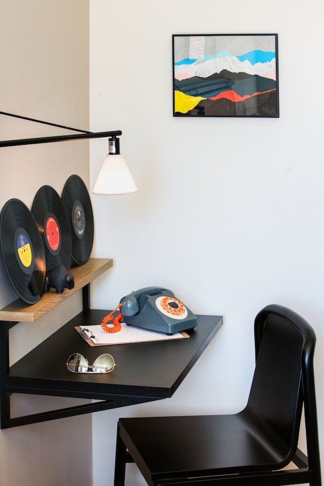 Moxy Boulder University - photo 10