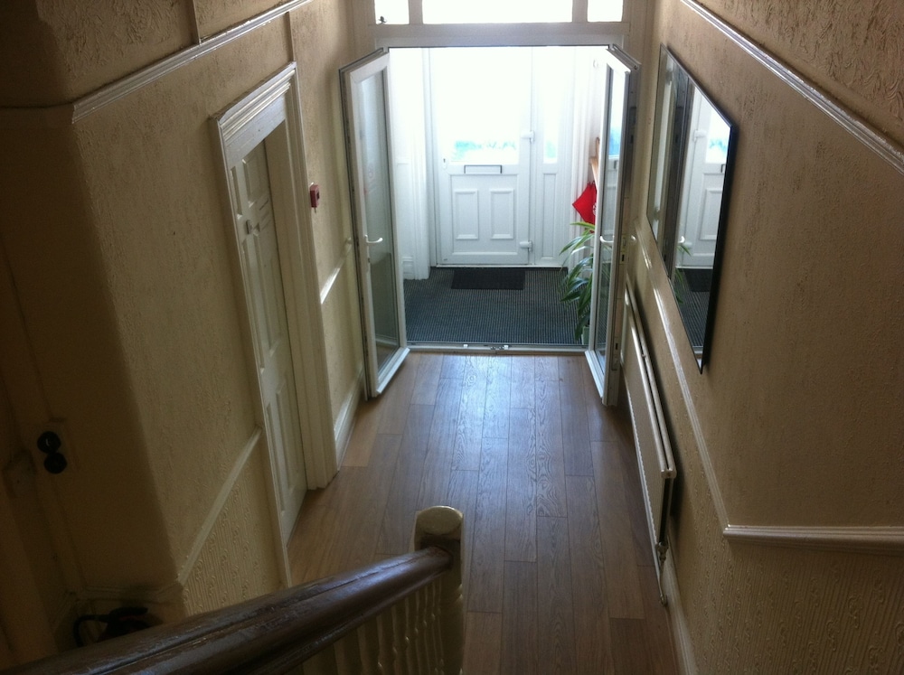 Boscombe Reef Hotel — Bournemouth — photo 2