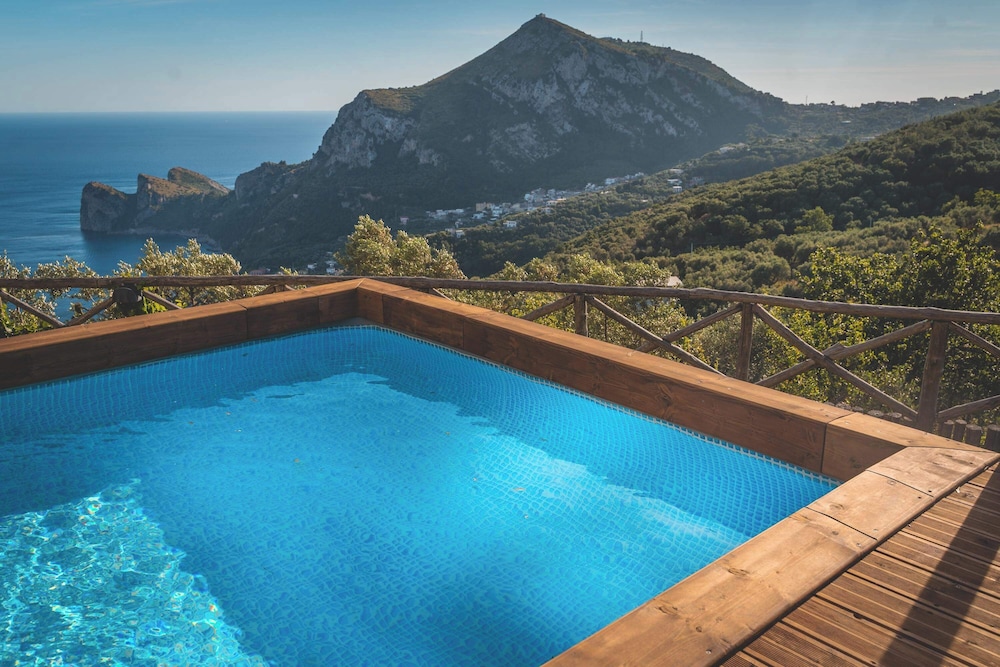 Neranya Resort Monticchio Suite in Massa Lubrense, Italy