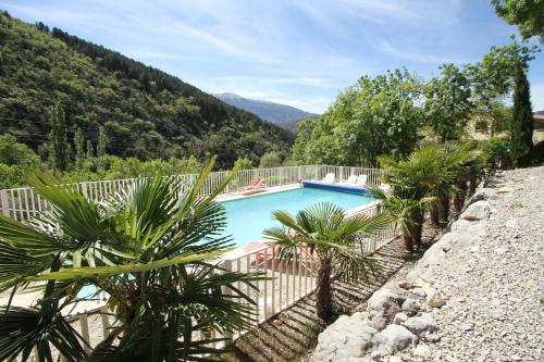 La Baptistine Face Au Ventoux La Clue - carbon neutral hotel in Unknown City