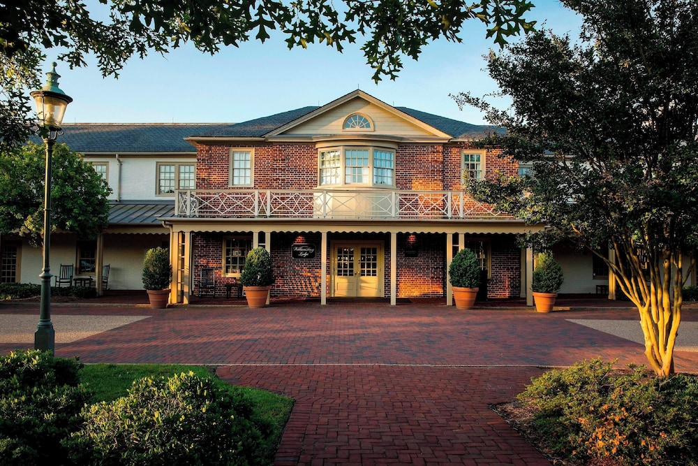 Williamsburg Lodge Autograph Collection - photo 99