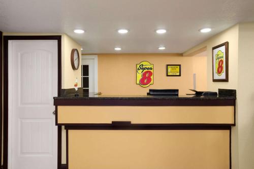 Super 8 By Wyndham Woodward - photo 16
