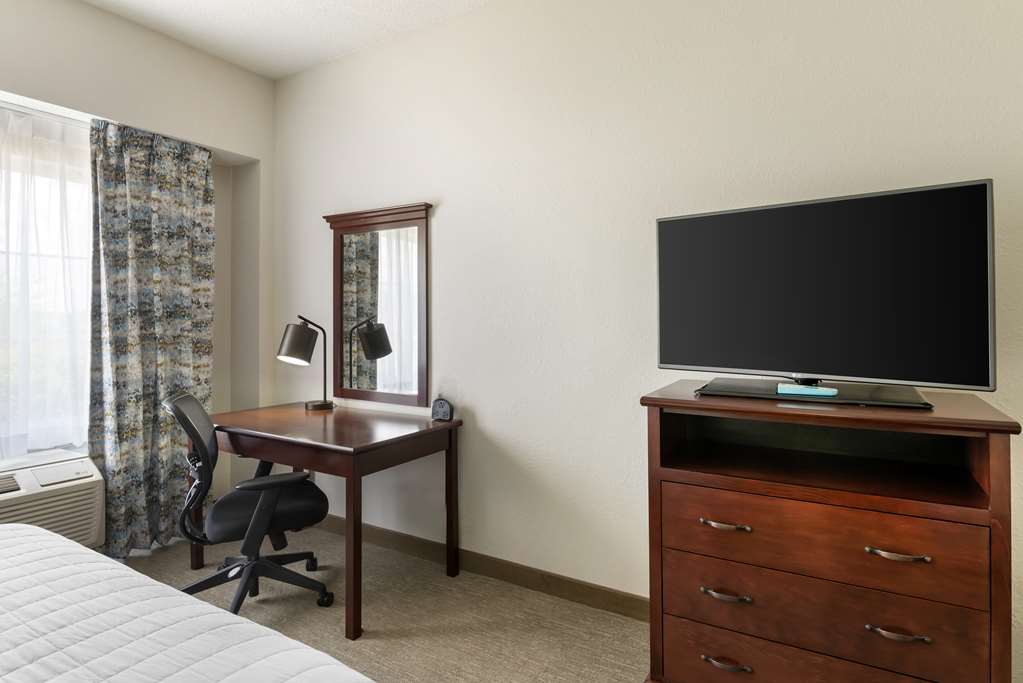 Best Western Plus Crossroads Inn & Suites - photo 17