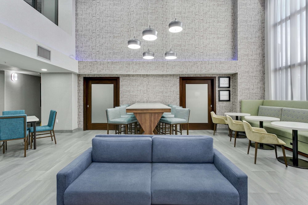 Hampton Inn Houston Pearland - photo 5