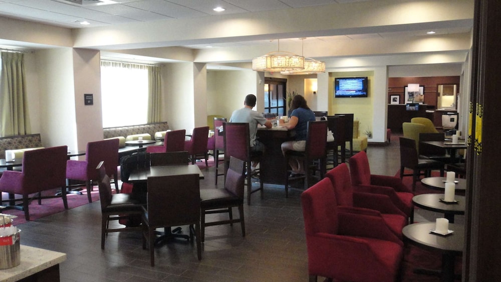 Hampton Inn Ozark - photo 28