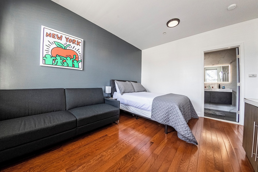 Shefah Hotel in Union, United States