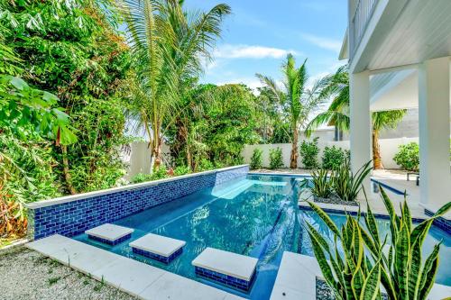 Coming In Hot in Holmes Beach, United States