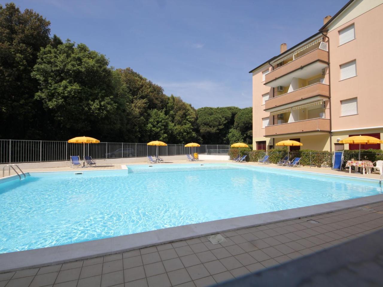 Apartment Acquamarina 3 by Interhome — 4-Star Luxury Hotel in Rosolina, Italy