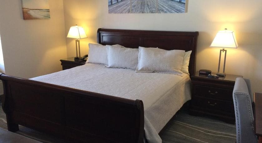 The Crown and Anchor Inn - carbon neutral hotel in Provincetown