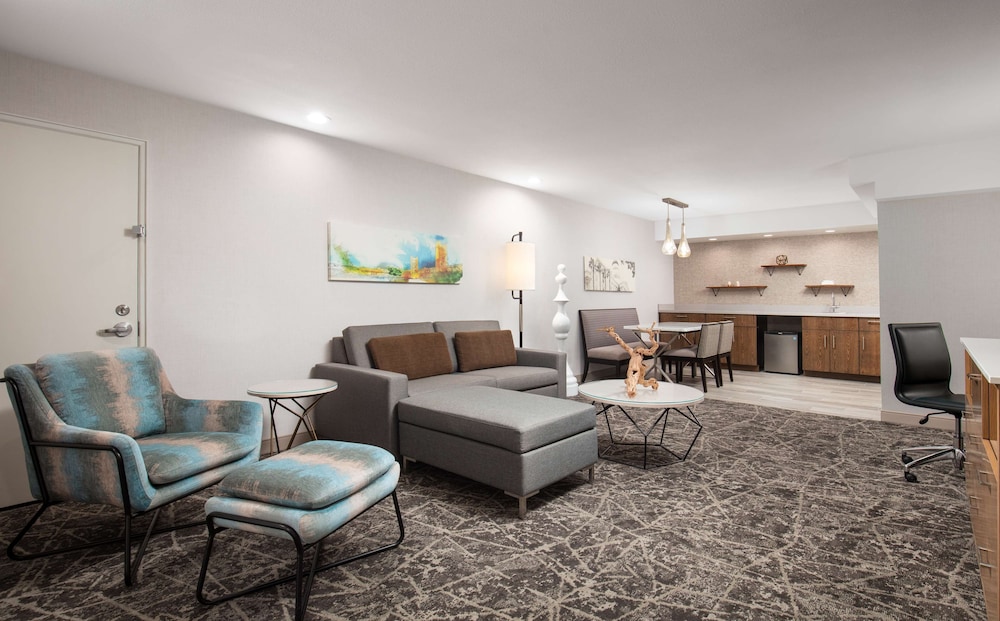 DoubleTree By Hilton Sacramento - photo 15