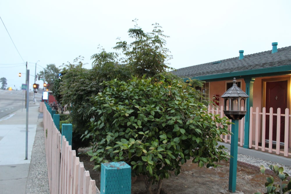 Riverside Inn & Suites Santa Cruz - photo 65