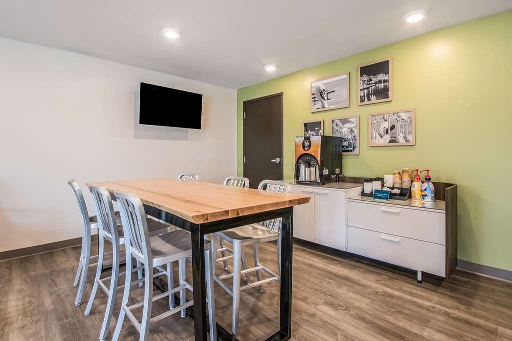 WoodSpring Suites Doral Miami Airport - photo 7