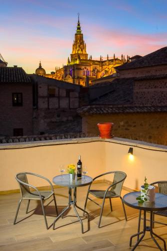 Apartamentos MenorA — 4-Star Luxury Hotel in Toledo, Spain