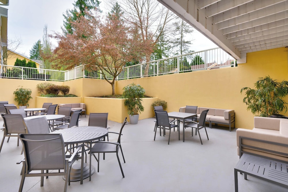 Fairfield Inn & Suites by Marriott Seattle Bellevue Redmond - photo 29