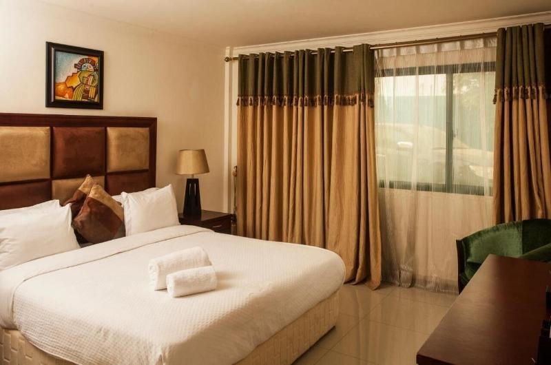 Chick - carbon neutral hotel in Angola