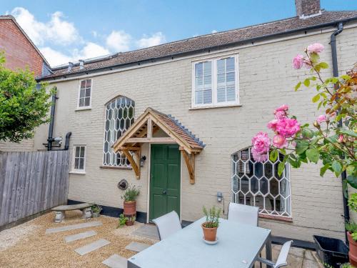 Duck Island Cottage — 4-Star Luxury Hotel in Ringwood, United Kingdom