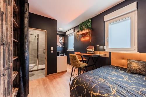 Studio Gold Proche Gare Netflix Wifi Cuisine - last minute hotel in Unknown City