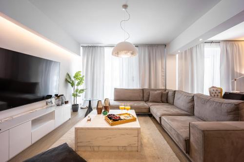 Luxury 3 bedroom Apartment Athens Nea Smirni — 4-Star Luxury Hotel in Athens, Greece