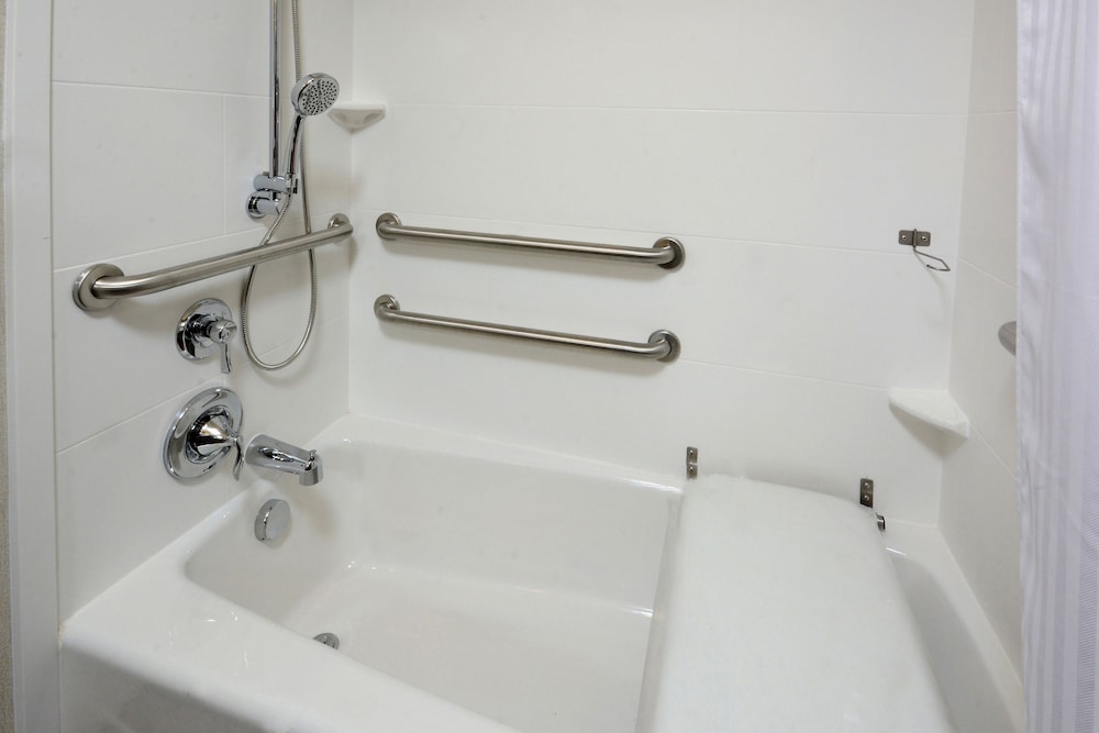 Hilton Garden Inn Greensboro Airport - photo 35