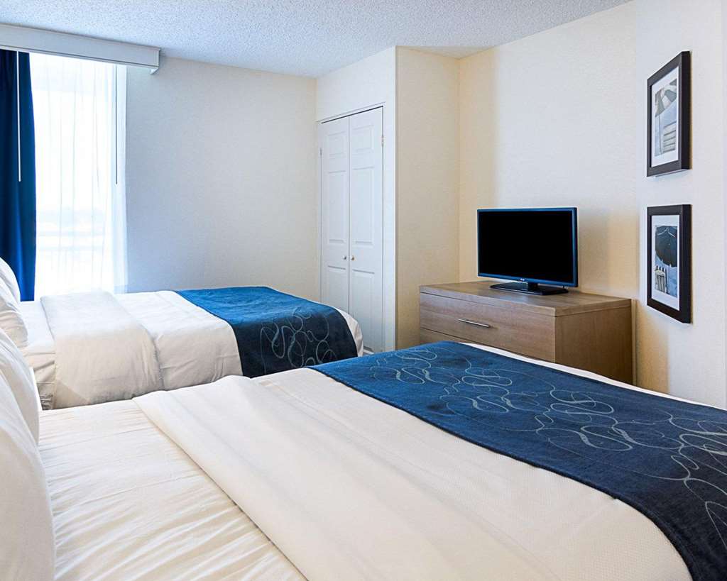 Comfort Suites Beachfront - photo 12
