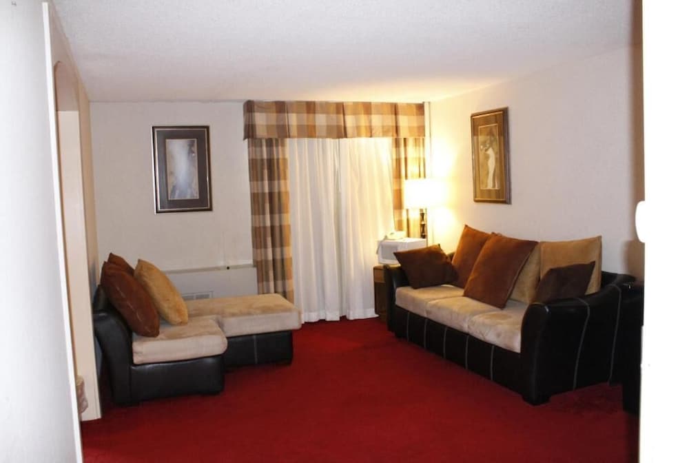 Riverfront Hotel - photo 5
