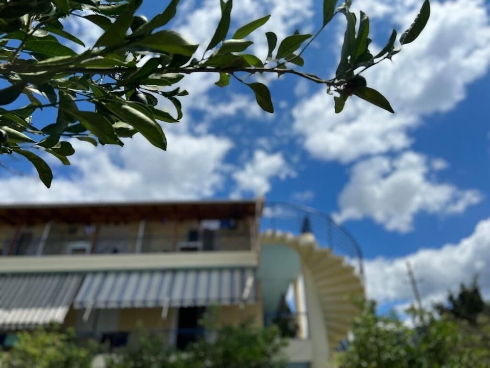 Hotel Portokali in Himare, Albania
