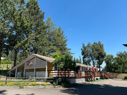 Sunrise Vista Inn — Lakeside