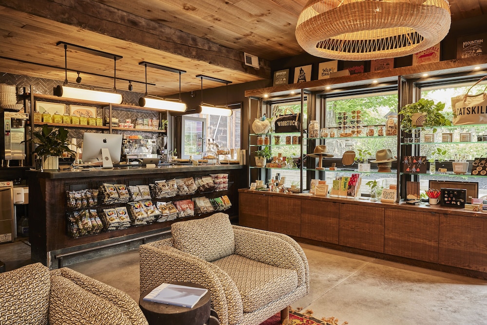 Woodstock Way Hotel - photo 3