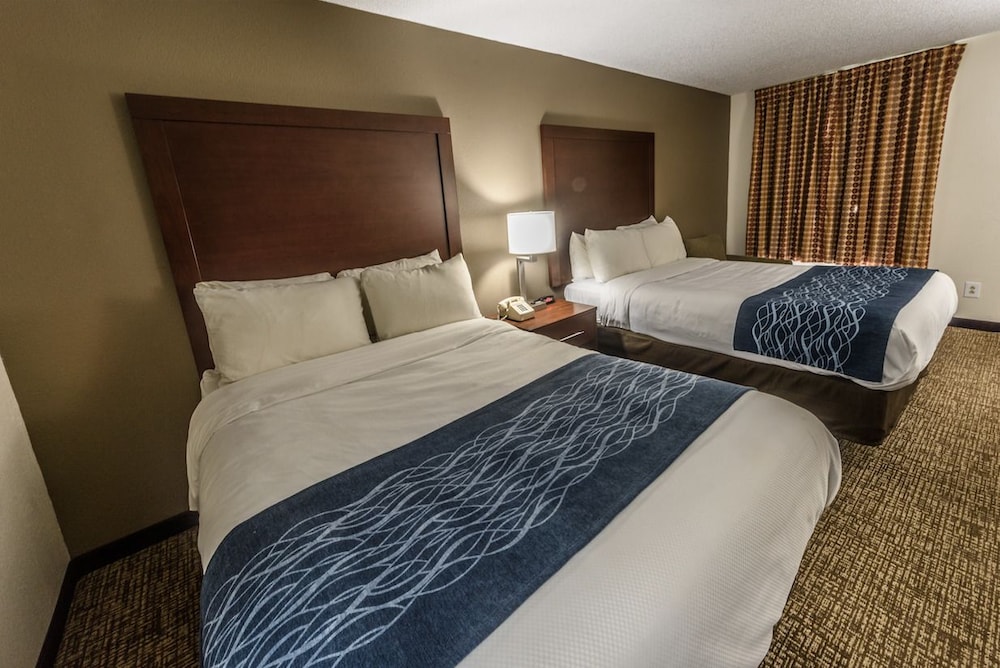 Richland Inn Lawrenceburg - photo 17