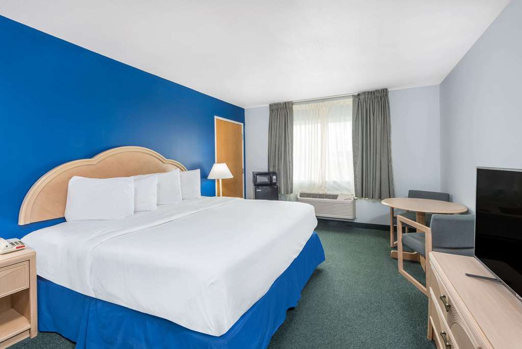 Days Inn by Wyndham Osage Beach Lake of the Ozarks - photo 8