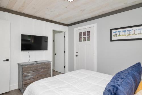 Mountains to Sea by Oak Island Accommodations - photo 25